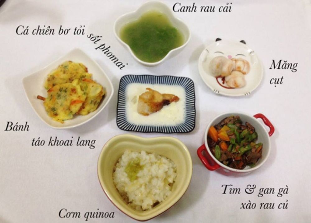 bữa ăn cho bé 2 tuổi