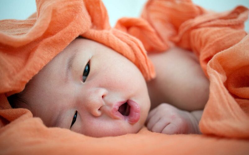 dạ dày của bé sơ sinh