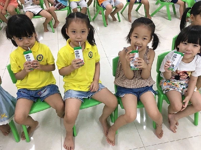 Các độ tuổi vàng uống sữa tăng chiều cao