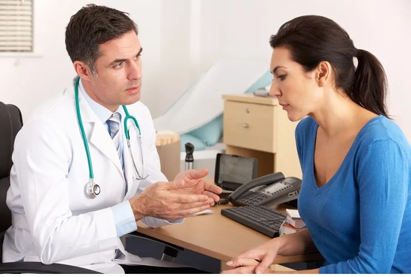 Những tình huống cần tham khảo bác sĩ (ví dụ bé khó hấp thu, dị ứng, béo phì)