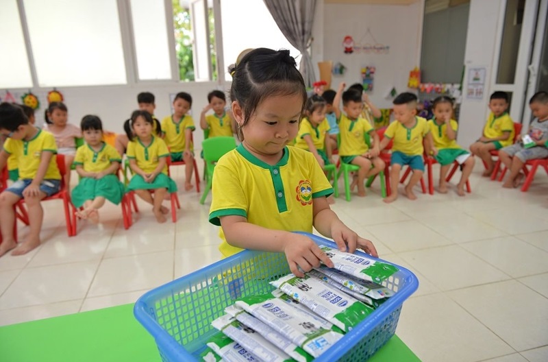 Top các loại sữa được đánh giá tốt giúp tăng chiều cao cho bé